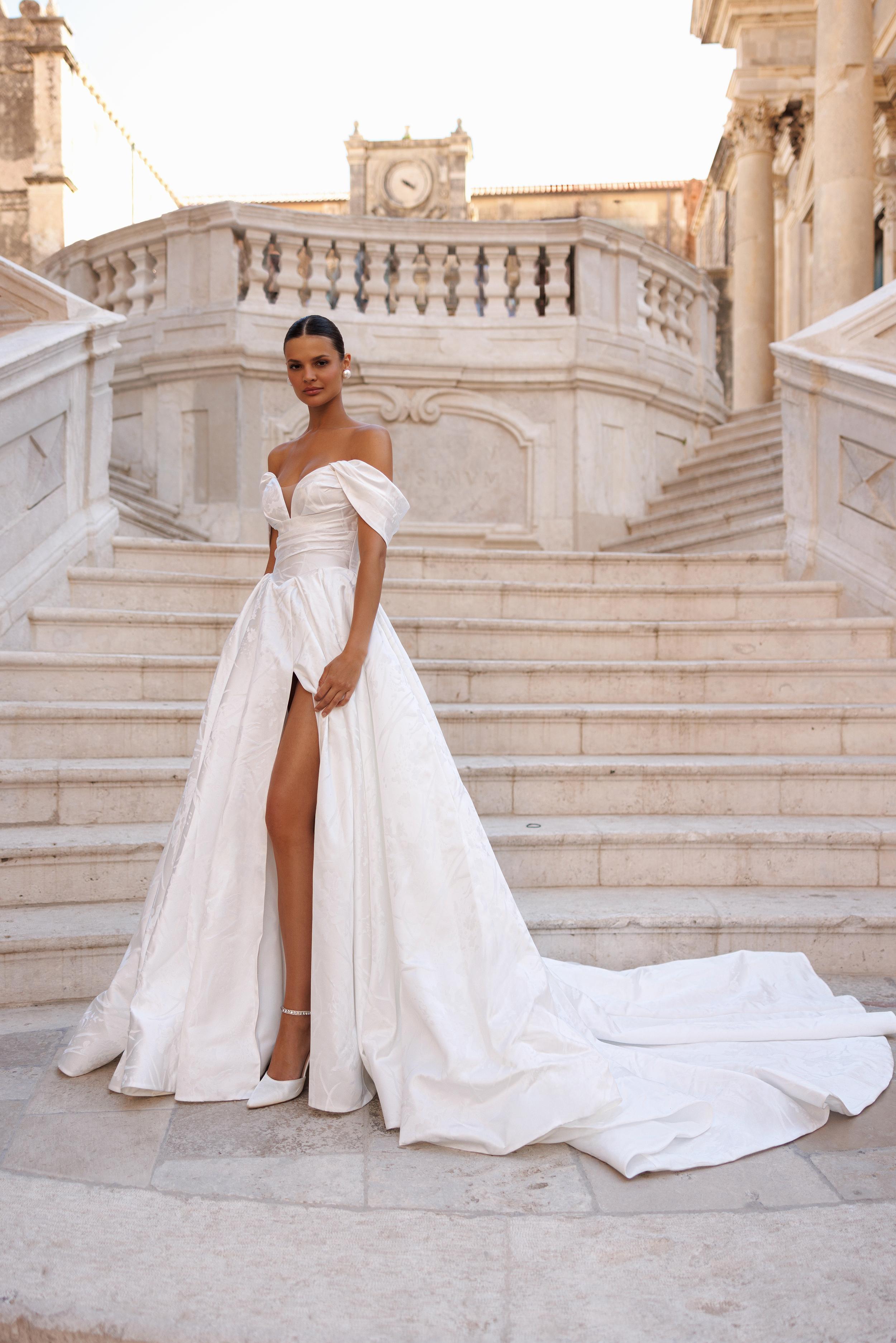 Lana Grace Bridal Liana 5213